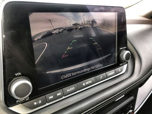 Used 2023 Nissan Rogue SV w/ SV Premium B Package image 17