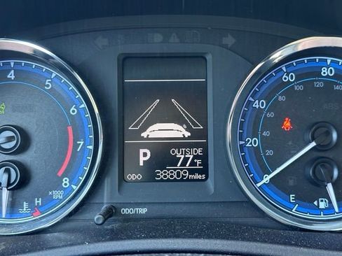 Used 2019 Toyota Corolla LE FWD image 13