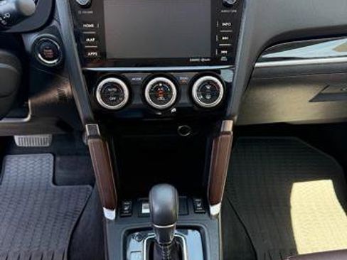 Used 2018 Subaru Forester 2.5i Touring w/ Popular Package #2 AWD/4WD image 16