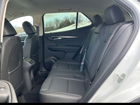 Certified 2023 Buick Envision Essence image 19