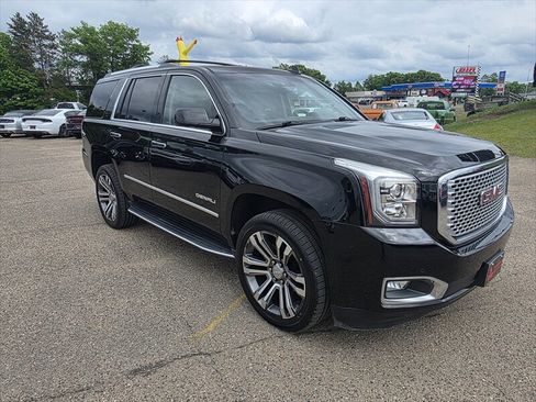 Used 2017 GMC Yukon Denali w/ Open Road Package AWD/4WD image 2
