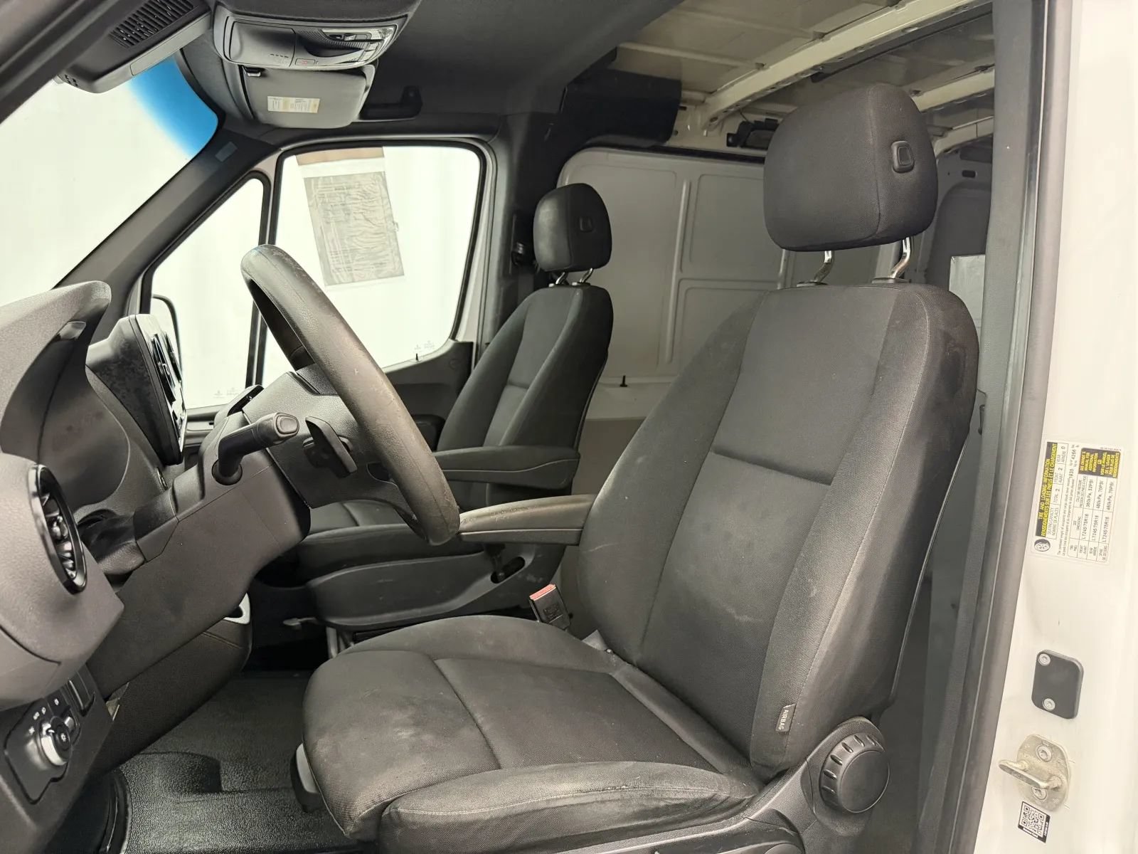 Used 2019 Mercedes-Benz Sprinter 2500 image 13