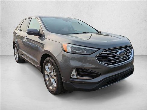 Used 2021 Ford Edge Titanium w/ Equipment Group 301A AWD/4WD image 3