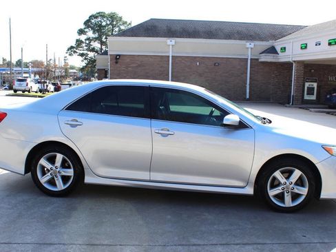 Used 2012 Toyota Camry SE image 1