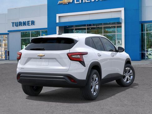 New 2026 Chevrolet Trax LS w/ Driver Confidence Package FWD image 4