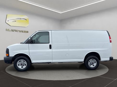 Used 2016 GMC Savana 2500 image 4