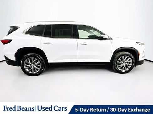 Used 2025 Buick Enclave Preferred image 9