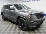 Used 2017 Jeep Grand Cherokee Altitude image 3
