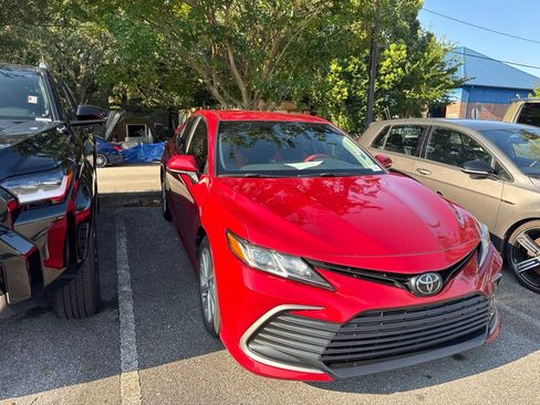 Used 2023 Toyota Camry LE FWD image 3