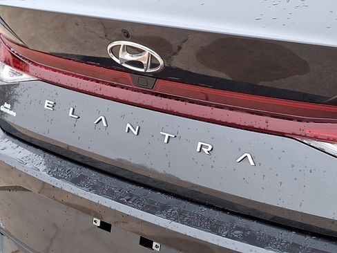 Used 2023 Hyundai Elantra SEL w/ Convenience Package FWD image 31