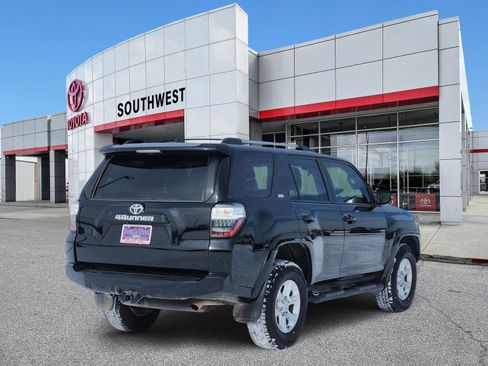 Used 2020 Toyota 4Runner SR5 Premium image 5