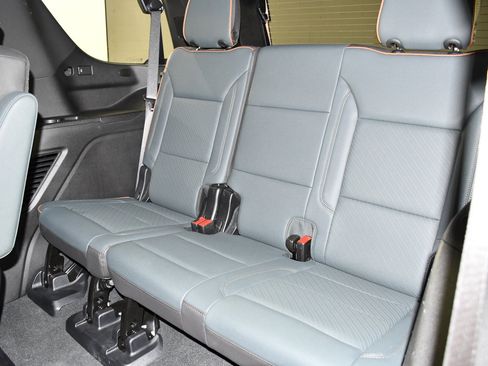 Used 2025 GMC Yukon AT4 AWD/4WD image 52