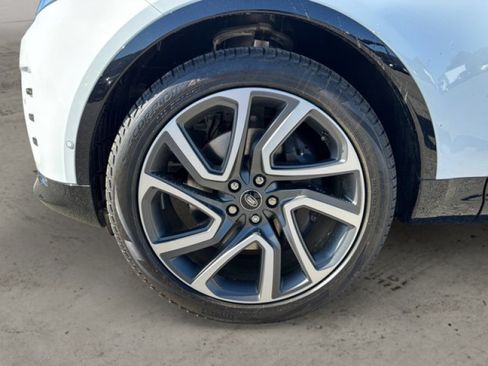 Used 2025 Land Rover Discovery Dynamic SE AWD/4WD image 9