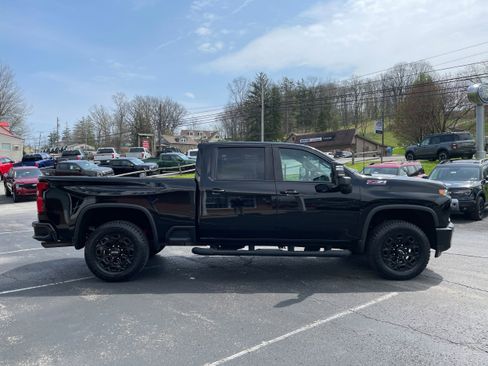 Used 2022 Chevrolet Silverado 2500 LTZ w/ LTZ Plus Package image 4