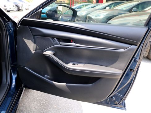 Used 2021 MAZDA MAZDA3 s image 38