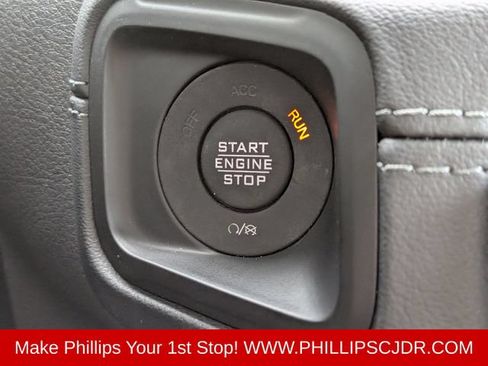 Used 2024 Jeep Wrangler Unlimited Sahara w/ Technology Group AWD/4WD image 27