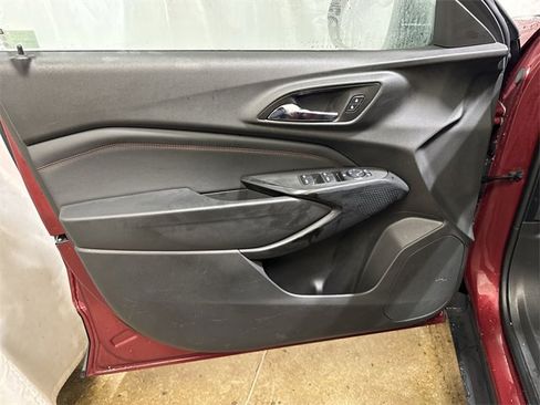 Used 2025 Chevrolet Trax RS w/ Sunroof Package image 22