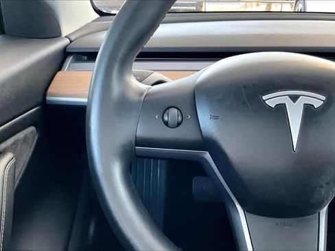 Used 2018 Tesla Model 3 Long Range image 23