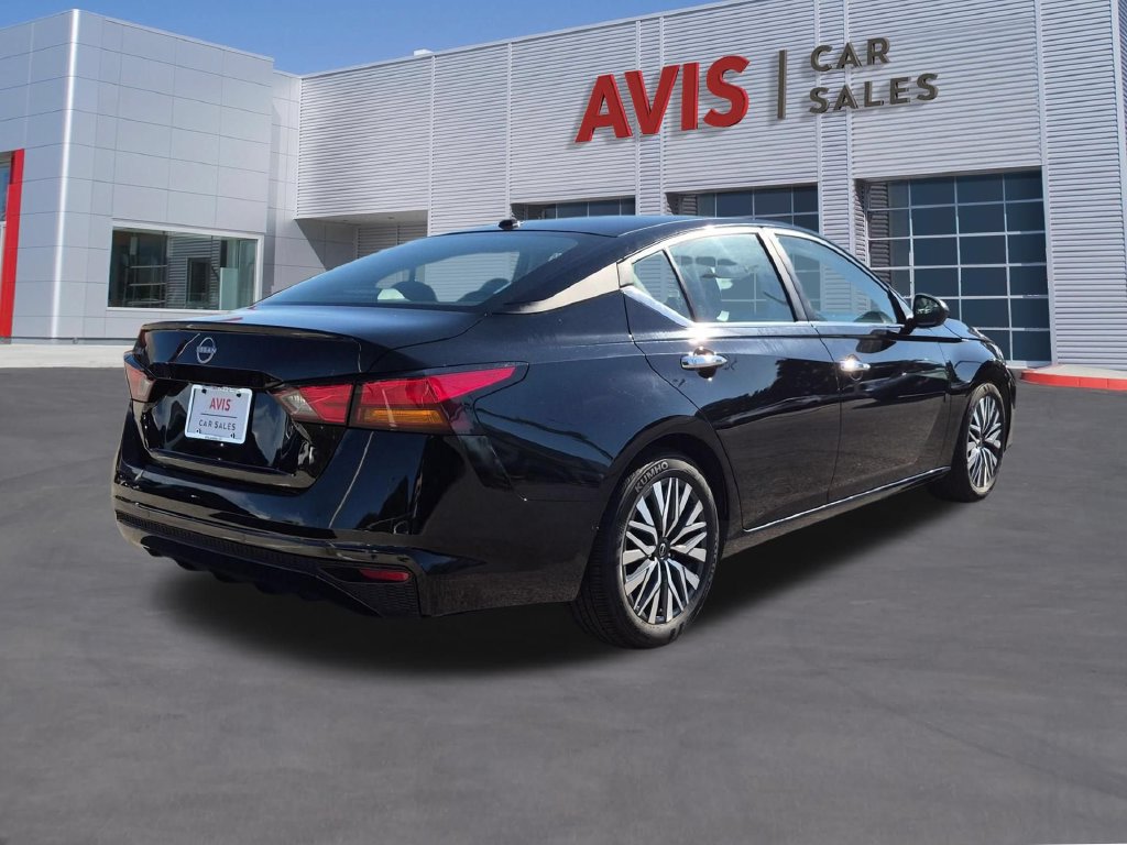 Used 2025 Nissan Altima 2.5 SV FWD image 6