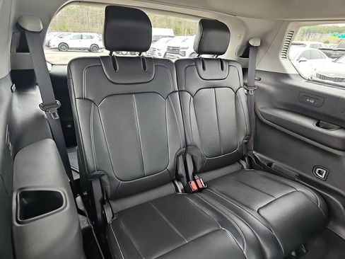 Used 2023 Jeep Grand Cherokee L Limited image 14