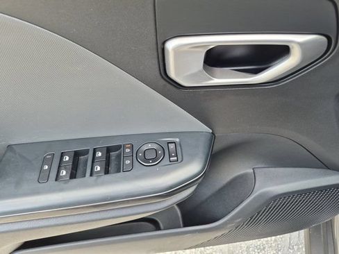Used 2025 Kia K4 LXS FWD image 13