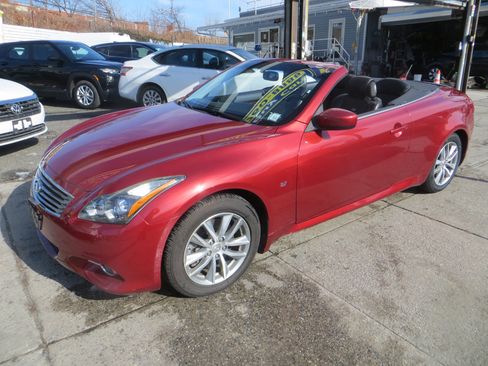 Used 2014 INFINITI Q60 Convertible w/ Premium Package image 2