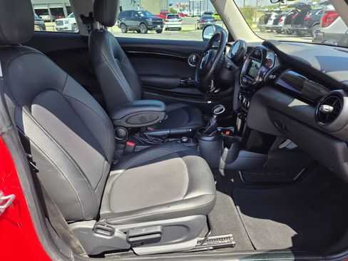 Used 2019 MINI Cooper 2-Door Hardtop FWD image 14