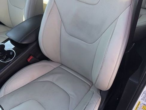 Used 2016 Ford Fusion Titanium FWD image 14
