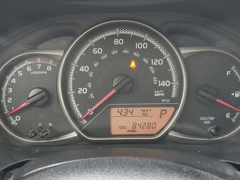 Used 2017 Toyota Yaris L image 23