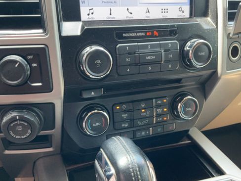 Used 2017 Ford F150 Lariat RWD image 17