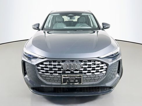 Used 2025 Audi Q5 Premium Plus w/ Premium Plus AWD/4WD image 2