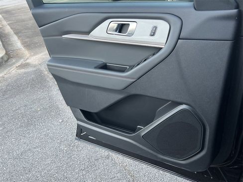 New 2025 Ford Explorer Active w/ Active Comfort Package image 16