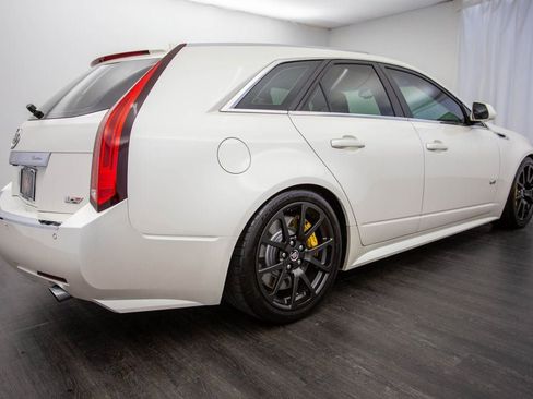 Used 2011 Cadillac CTS V image 30