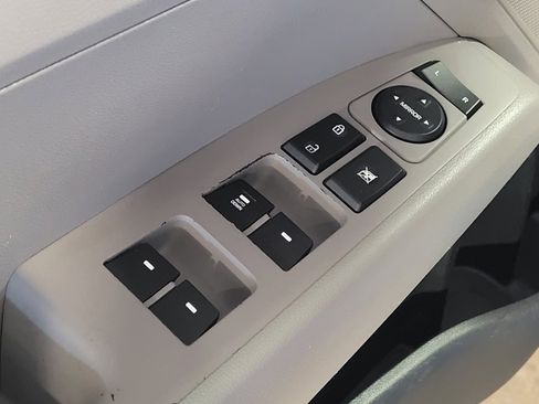 Used 2017 Hyundai Elantra SE w/ Cargo Package image 27