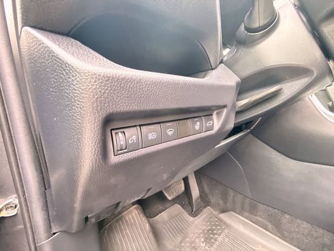 Used 2021 Toyota RAV4 XLE w/ Convenience Package image 11