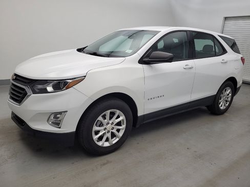 Used 2019 Chevrolet Equinox LS AWD/4WD image 2