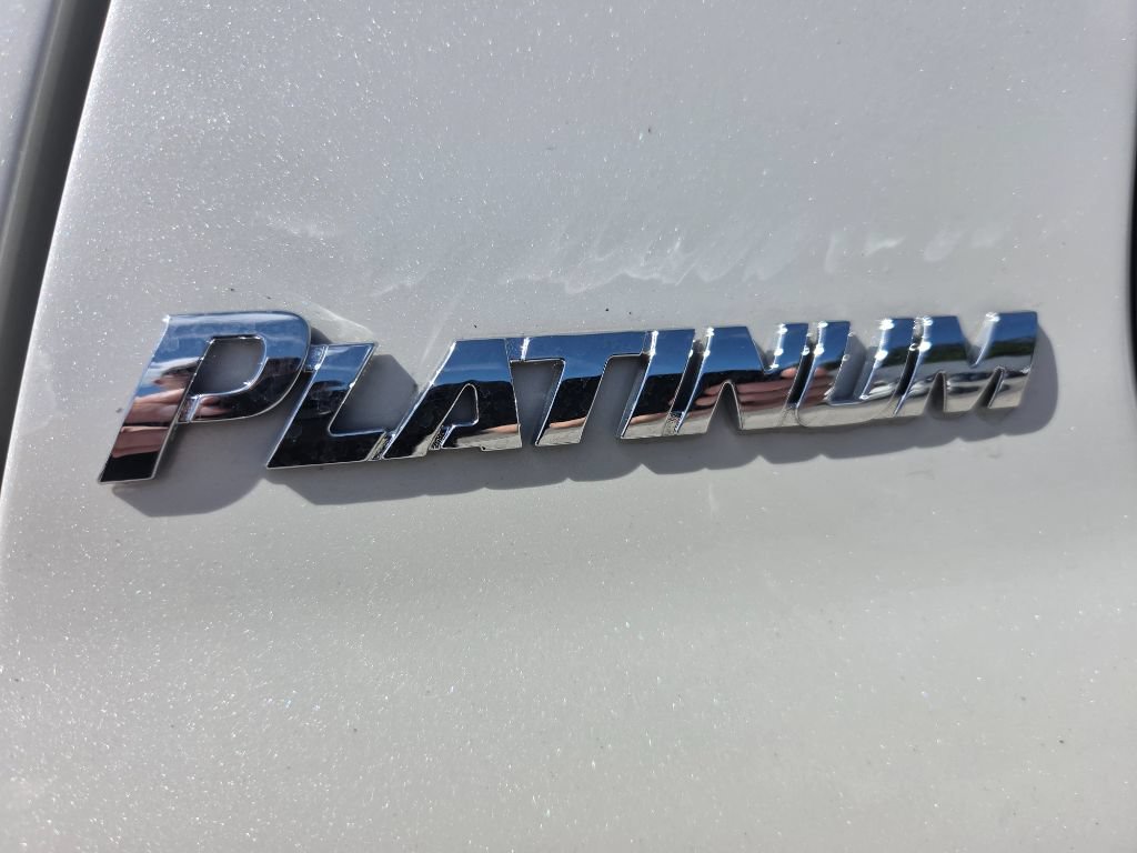 Used 2016 Toyota Sequoia Platinum RWD image 18