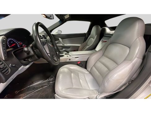 Used 2005 Chevrolet Corvette Convertible w/ Preferred Equipment Group RWD image 12
