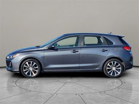 Used 2019 Hyundai Elantra GT image 9