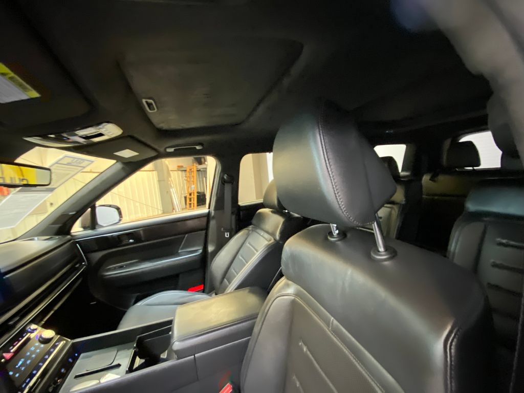 Used 2025 Hyundai Santa Fe Calligraphy AWD/4WD image 24