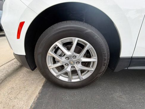 Used 2024 Chevrolet Equinox LT AWD/4WD image 2