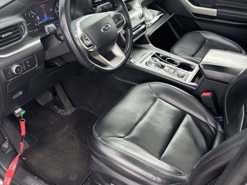 Used 2021 Ford Explorer XLT w/ Equipment Group 202A AWD/4WD image 3
