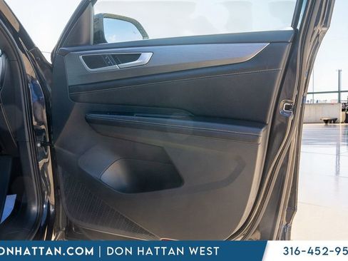 Used 2024 Volkswagen Atlas Cross Sport SE FWD image 22