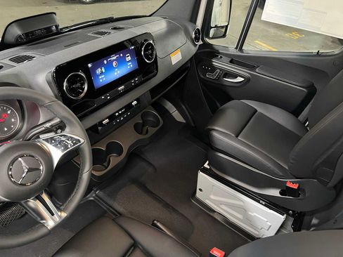 Used 2026 Mercedes-Benz Sprinter 2500 image 39