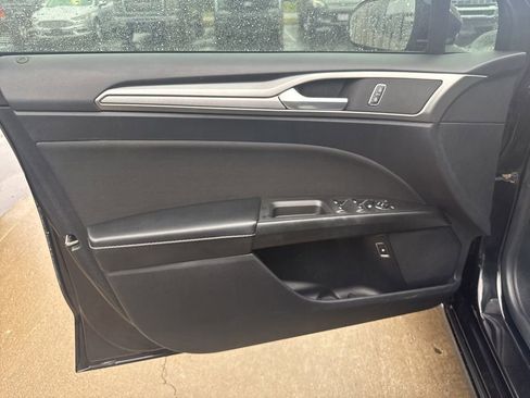 Certified 2019 Ford Fusion SE image 20