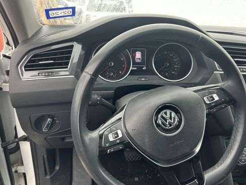 Used 2020 Volkswagen Tiguan SE image 12