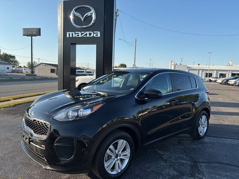 Used 2019 Kia Sportage LX image 2