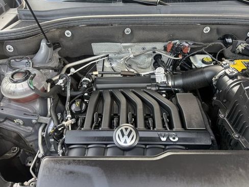 Used 2021 Volkswagen Atlas Cross Sport SEL R-Line w/ Cross Sport MDO Package FWD image 32