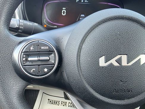Used 2023 Kia Soul LX image 28