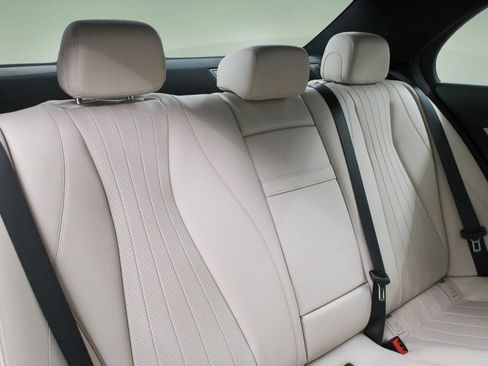 Used 2023 Mercedes-Benz E 350 4MATIC Sedan image 28